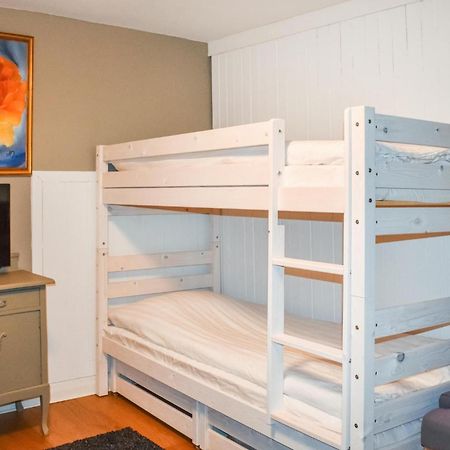 1 Bedroom Amazing Apartment In イースタッド エクステリア 写真