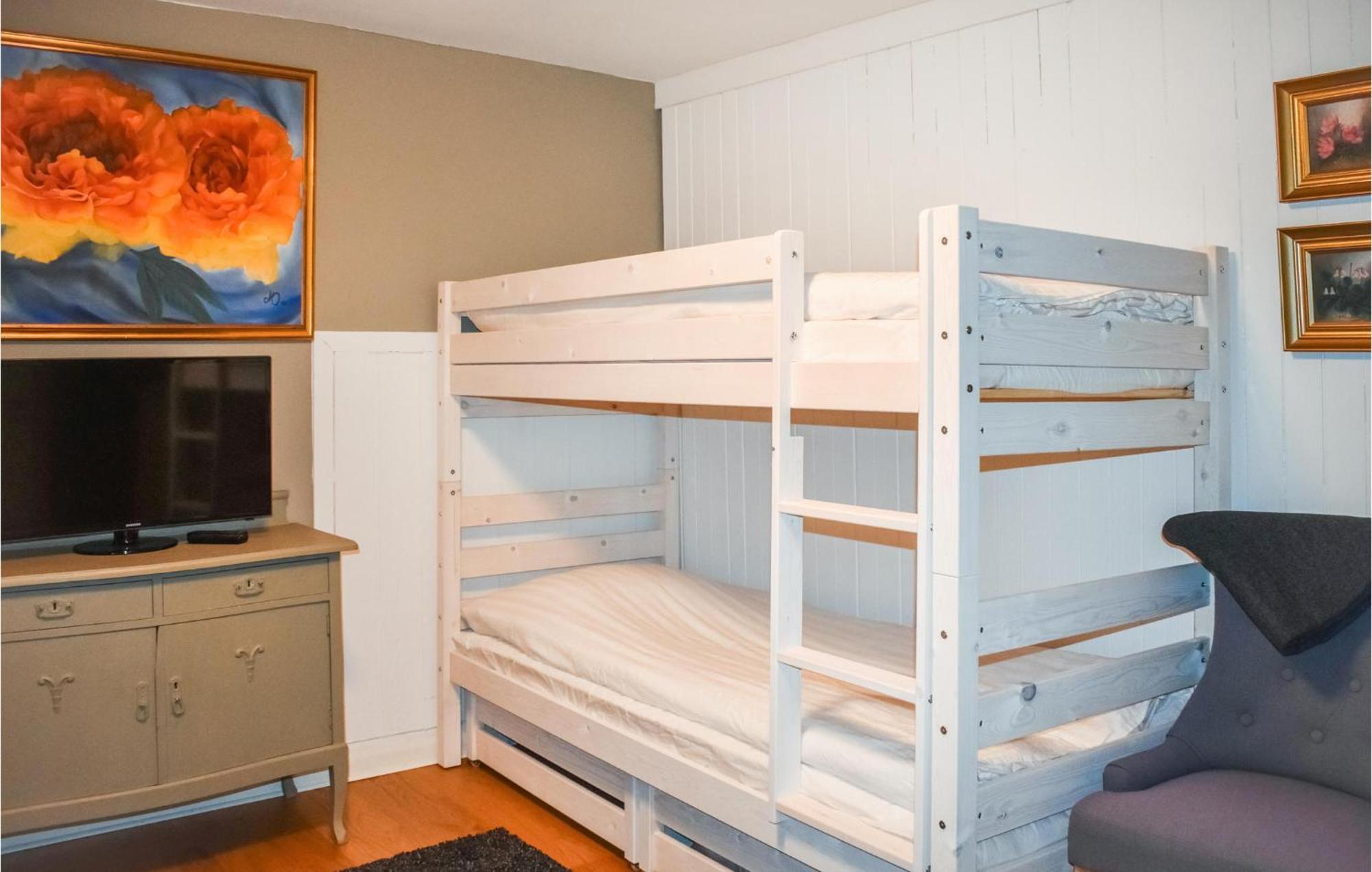 1 Bedroom Amazing Apartment In イースタッド エクステリア 写真