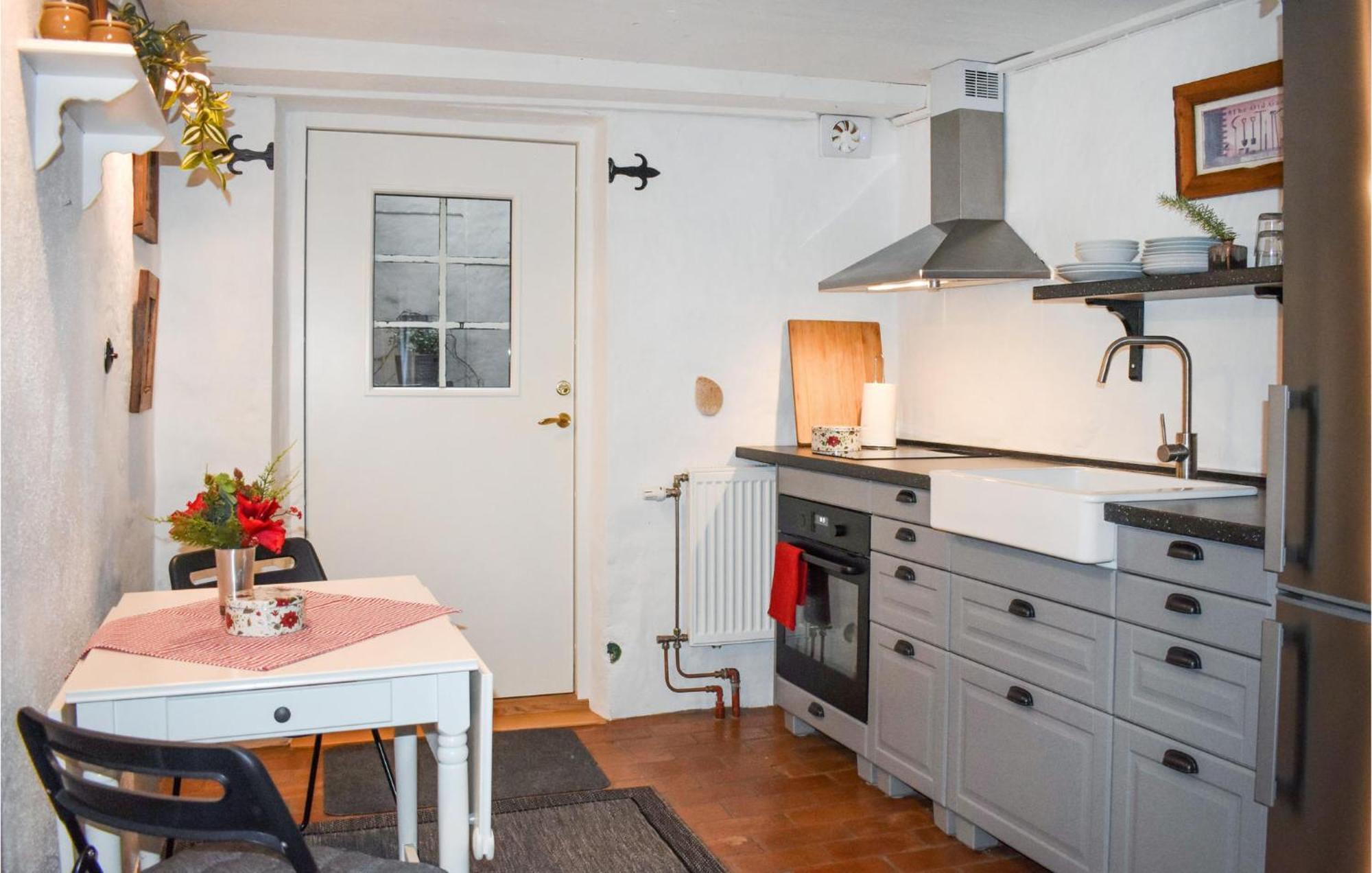 1 Bedroom Amazing Apartment In イースタッド エクステリア 写真